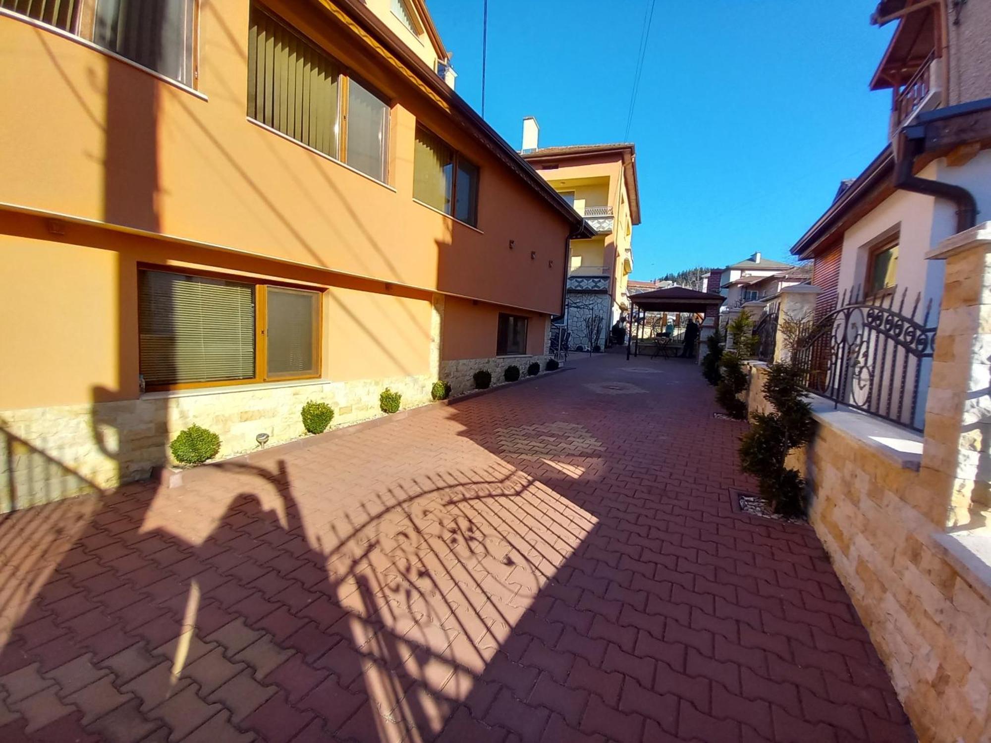 Елеганс Къща За Гости Dospat Exterior photo